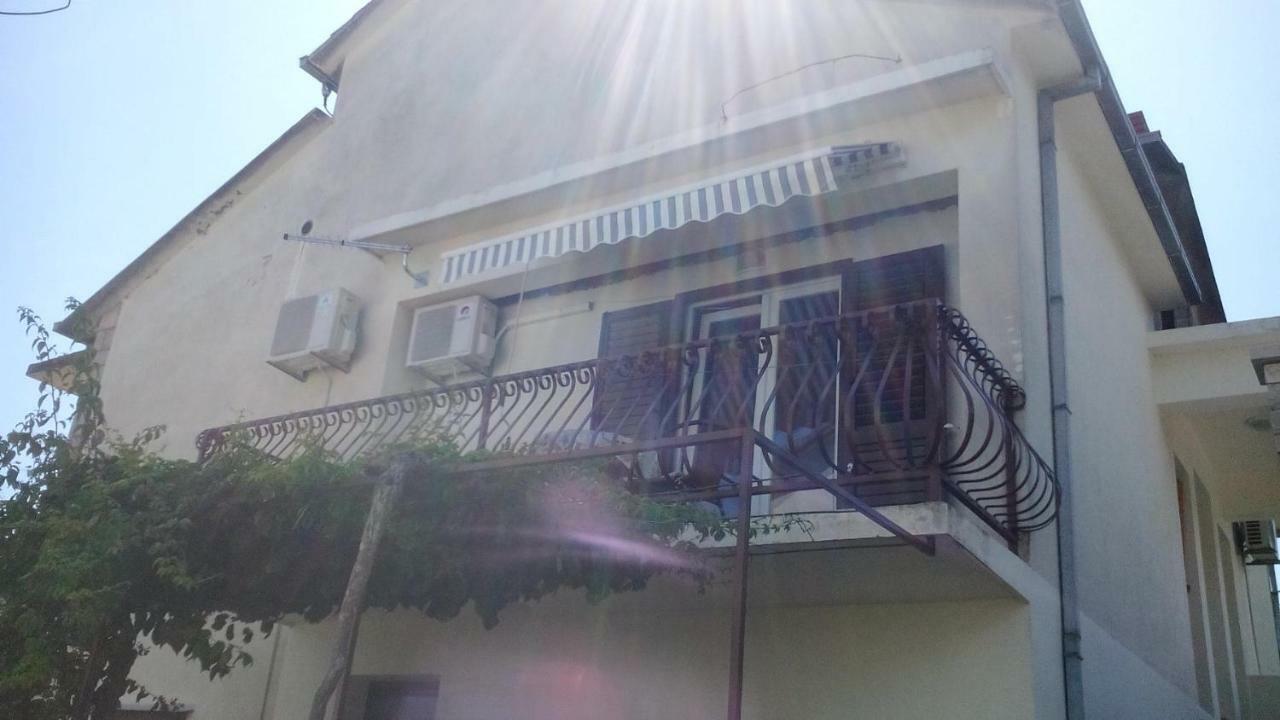 Studio With Balcony Jelsa  Dış mekan fotoğraf